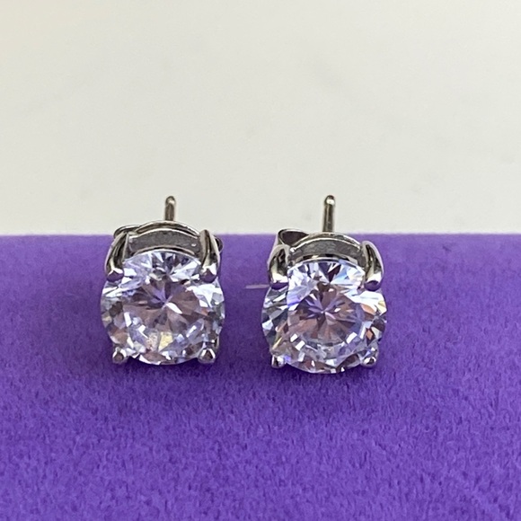 Jewelry - 💛 Classic Sterling Silver Brilliant CZ Stud Earrings